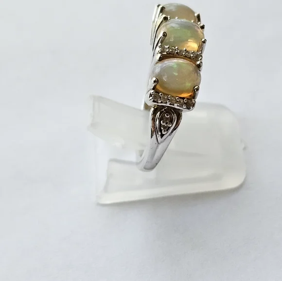 Genuine Welo Opals and Diamond Ring in Platinum over Sterling Silver Sz 6! - Picture 7 of 12
